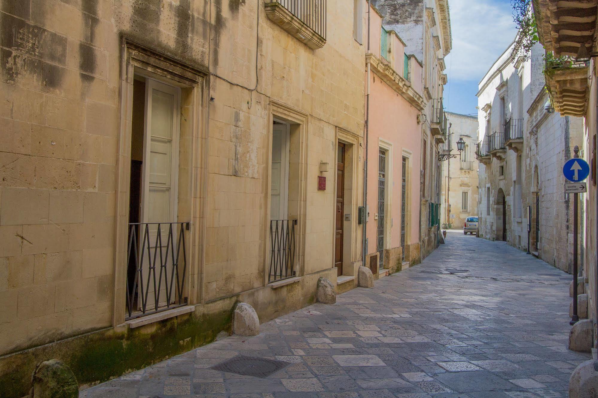 B&B Casa Li Santi Lecce Exterior foto