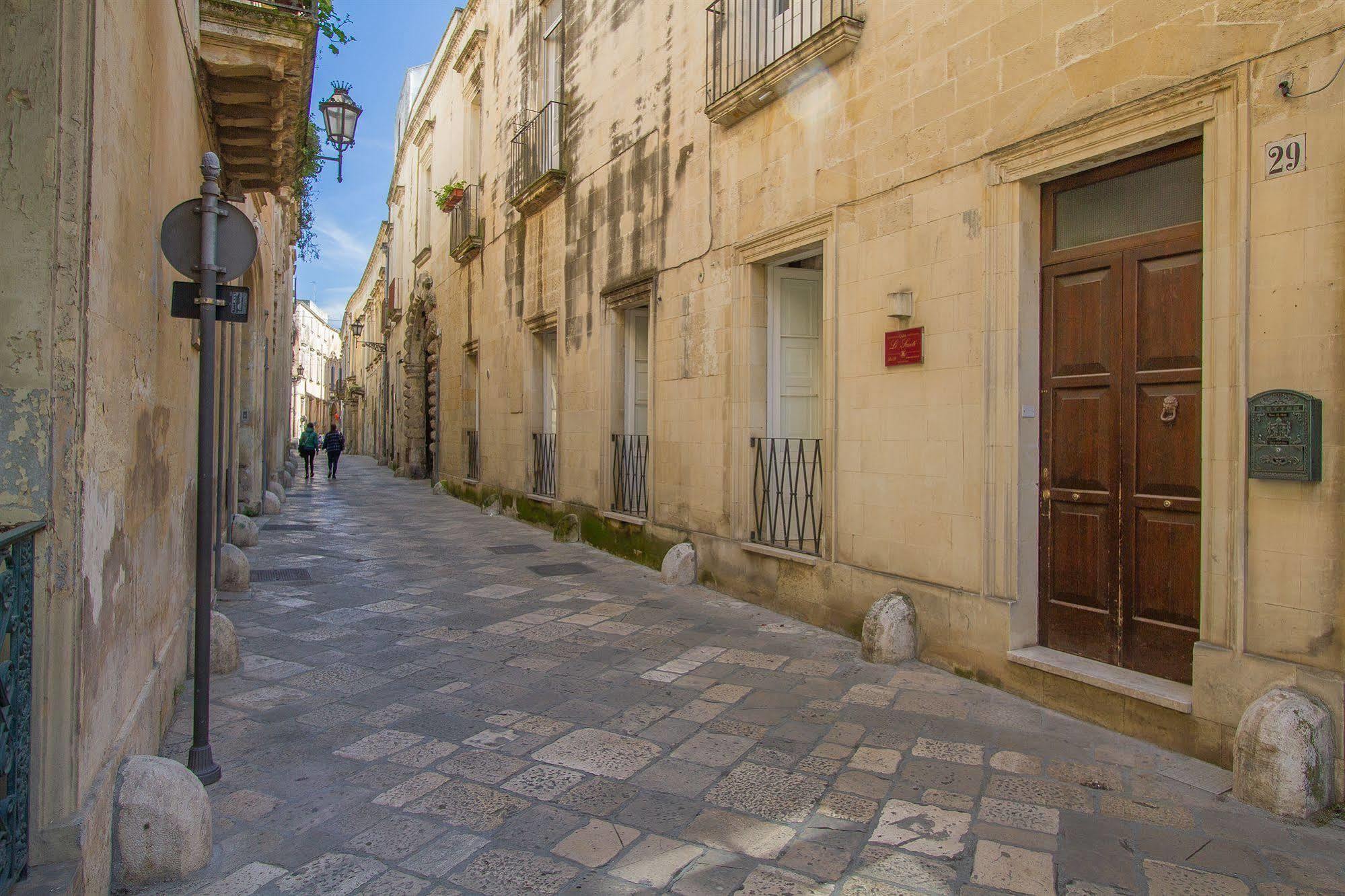 B&B Casa Li Santi Lecce Exterior foto