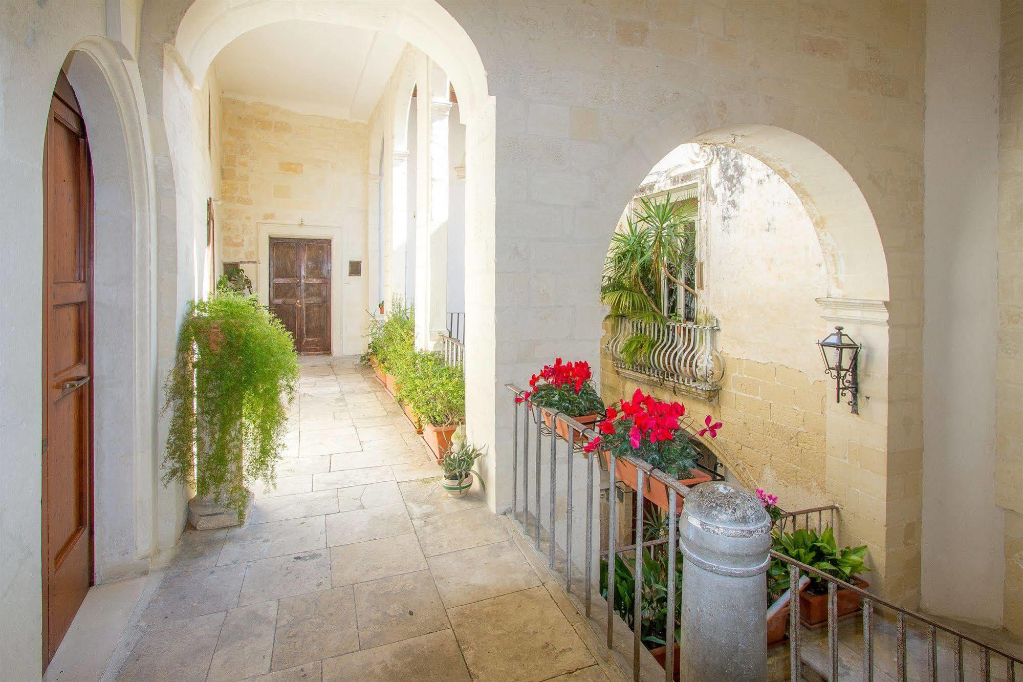 B&B Casa Li Santi Lecce Exterior foto